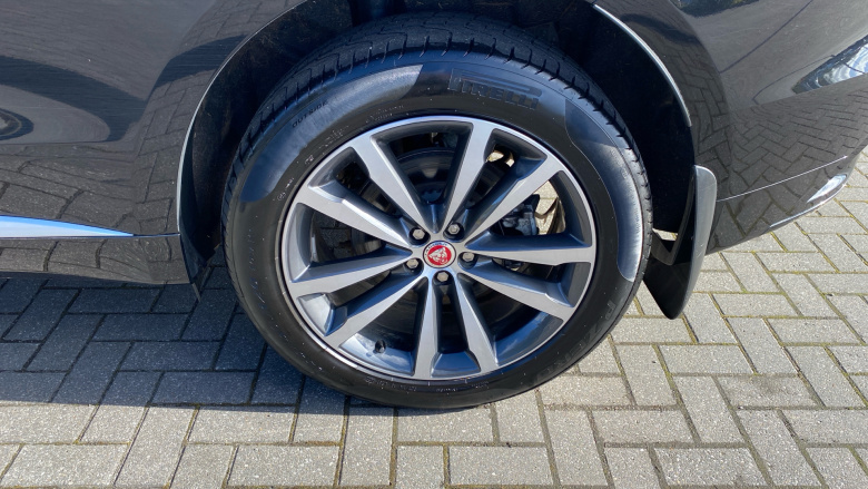 Jaguar F-Pace 2.0 D200 R-Dynamic SE 5dr Auto AWD Diesel Estate